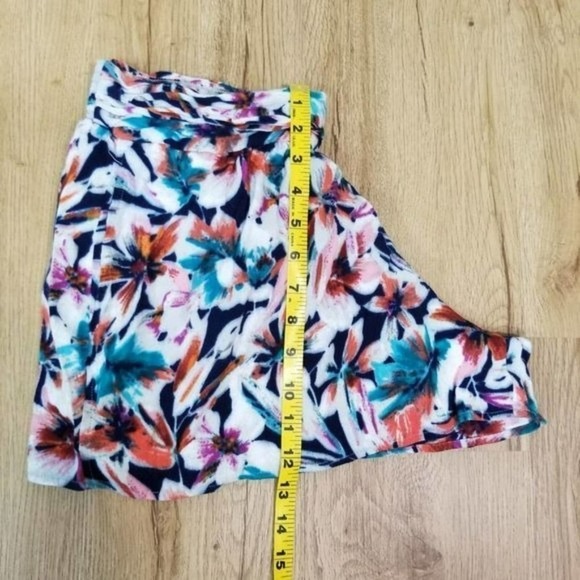 Ella Moss Tahiti Garden Hawaiian Floral Print Pleated Shorts Size Large - Picture 4 of 8